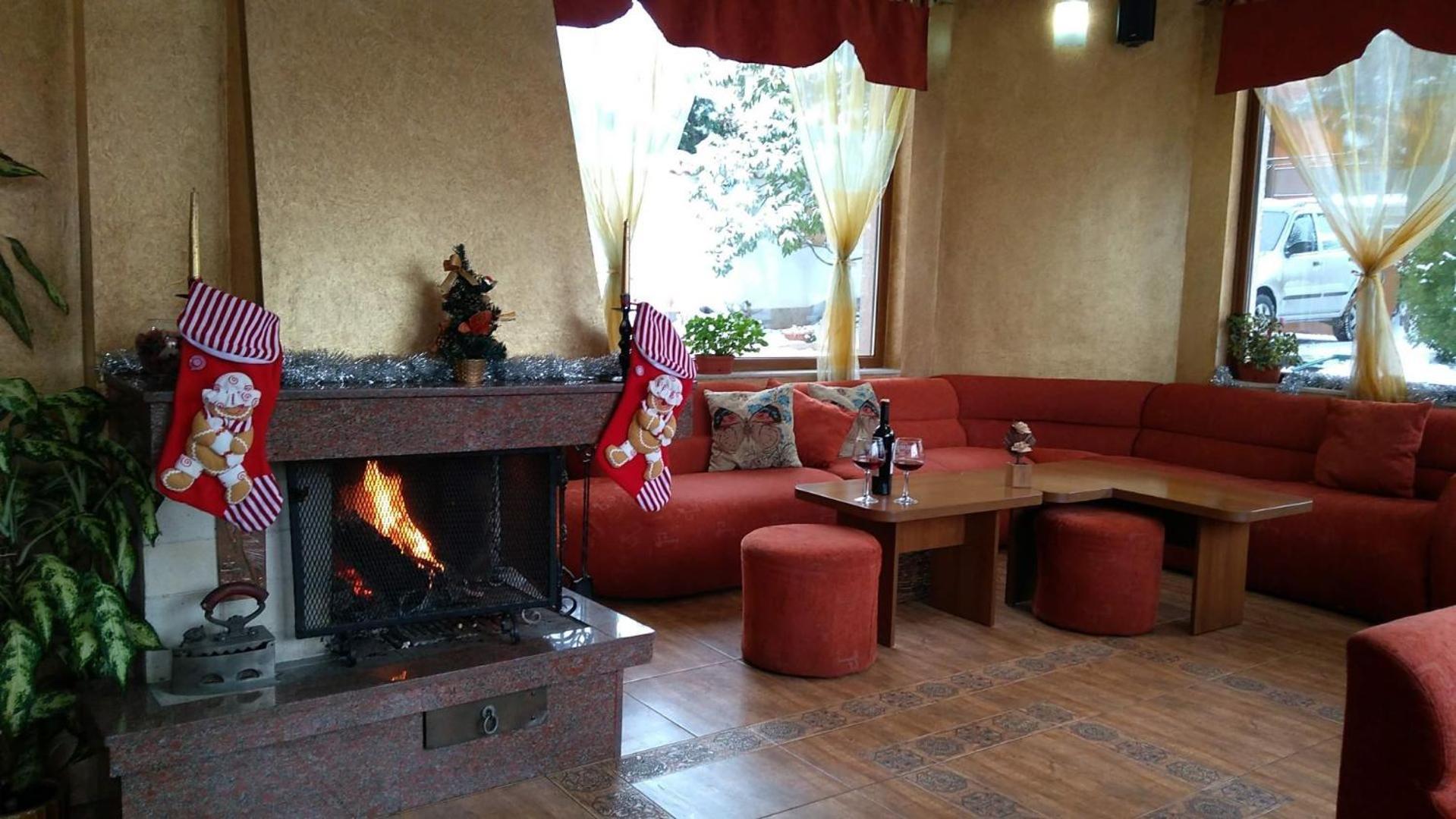 Family Hotel Emaly 1 Bankya Exterior photo